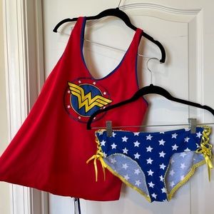Wonder Woman 2 piece Nightie set size Large